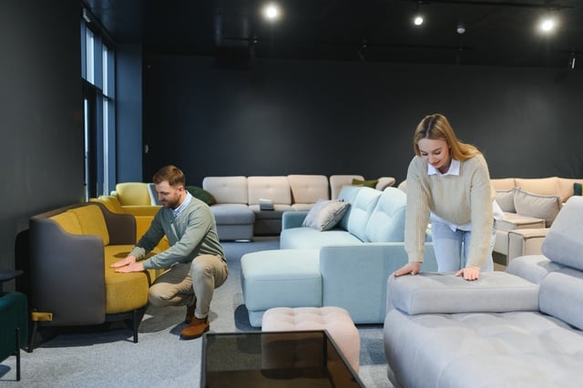 Happy couple choosing furniture in store https://www.vecteezy.com/photo/43274168-happy-couple-choosing-furniture-in-store