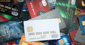 https://www.freepik.com/premium-photo/white-blank-credit-cards-mockup-onthe-background-colorful-credit-cards-different-banks_62421613.htm#fromView=search&page=1&position=9&uuid=0dc71580-bd68-4eb8-9a92-c280f18d08b6&query=pilce+credit+cards