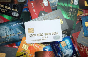https://www.freepik.com/premium-photo/white-blank-credit-cards-mockup-onthe-background-colorful-credit-cards-different-banks_62421613.htm#fromView=search&page=1&position=9&uuid=0dc71580-bd68-4eb8-9a92-c280f18d08b6&query=pilce+credit+cards