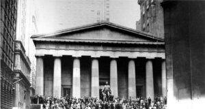 https://www.pennlive.com/business/2019/10/stock-market-crash-of-1929-left-people-hysterical-with-fear.html --------------- Uploaded a work by Associated Press from https://www.pennlive.com/business/2019/10/stock-market-crash-of-1929-left-people-hysterical-with-fear.html with UploadWizard