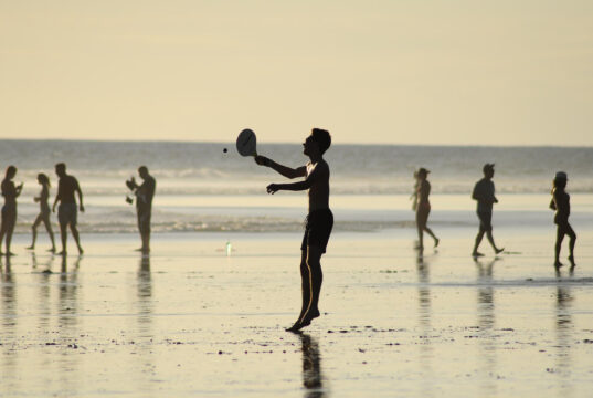 https://www.freepik.com/premium-photo/silhouette-man-playing-shore-beach-against-sunset_130972909.htm#fromView=image_search&page=1&position=24&uuid=fa483afc-3d15-4a2a-81b5-661284bf0d3e&query=beach+exercise