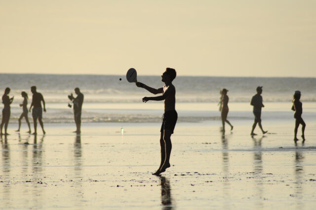 https://www.freepik.com/premium-photo/silhouette-man-playing-shore-beach-against-sunset_130972909.htm#fromView=image_search&page=1&position=24&uuid=fa483afc-3d15-4a2a-81b5-661284bf0d3e&query=beach+exercise