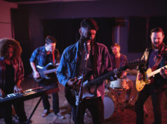 https://www.freepik.com/free-photo/band-performing-studio_11183978.htm#fromView=search&page=1&position=0&uuid=6fb0ea3b-415f-4814-9e15-c0bc441804c4&query=musical+band