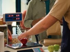 https://www.vecteezy.com/photo/35318426-client-choosing-fresh-products-to-buy-approaching-vendor-at-counter-to-pay-for-bag-of-homegrown-produce-buyer-doing-grocery-shopping-at-local-zero-waste-eco-store-handheld-shot