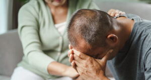 https://www.vecteezy.com/photo/2910268-female-friend-or-family-sitting-and-hold-hands-during-cheer-up-to-mental-depress-man-psychologist-provides-mental-aid-to-patient-ptsd-mental-health-concept