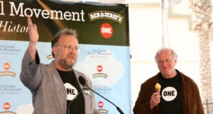 https://www.vecteezy.com/photo/14683424-jerry-greenfield-and-ben-cohen-of-ben-and-jerry-s-ben-and-jerry-s-press-conference-supporting-one-burbank-ca-april-7-2008
