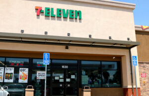 https://www.vecteezy.com/photo/13197276-los-angeles-apr-11-7-eleven-store-at-the-businesses-reacting-to-covid-19-at-the-hospitality-lane-on-april-11-2020-in-san-bernardino-ca