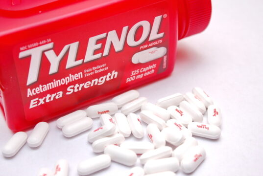 https://www.vecteezy.com/photo/10709534-washington-usa-july-21-2022-bottle-of-tylenol-extra-strength-with-many-pills-on-a-wooden-table-which-was-sold-out-during-covid-19-time-headache-painkillers