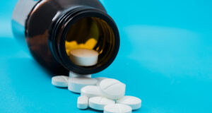 https://www.magnific.com/free-photo/medications-blue_5095594.htm#fromView=search&page=1&position=20&uuid=6e9e6d85-2aa8-4fa6-b8d4-194a365e0921&track=ais_hybrid&query=atorvastin