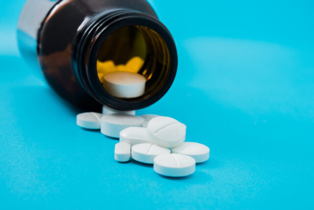 13875 https://www.magnific.com/free-photo/medications-blue_5095594.htm#fromView=search&page=1&position=20&uuid=6e9e6d85-2aa8-4fa6-b8d4-194a365e0921&track=ais_hybrid&query=atorvastin