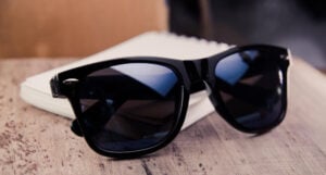 https://www.freepik.com/premium-photo/close-up-sunglasses-table_116709946.htm#fromView=search&page=1&position=27&uuid=ca180aa5-6753-4e74-be32-df480e40c85a&query=sun+glasses