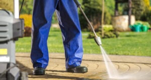 https://www.freepik.com/premium-photo/worker-pressure-washer_52470273.htm#fromView=search&page=1&position=5&uuid=92903560-fd65-472b-8606-d63158e9d228&query=pressure+washing