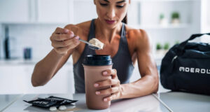 https://www.freepik.com/premium-ai-image/close-up-women-with-measuring-scoop-whey-protein-shaker-bottle-preparing-protein-shake_178176306.htm#fromView=search&page=1&position=22&uuid=0bf46e04-f4f0-4ac0-9431-e480b3531452&query=workout+protein+powders