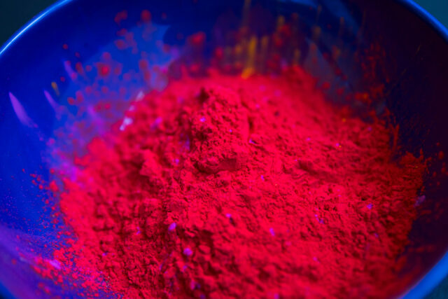 https://www.freepik.com/free-photo/close-up-red-holi-color-powder-blue-bowl_3589919.htm#fromView=search&page=1&position=2&uuid=6787388e-4178-478a-a51f-0298f51cc516&query=red+kratom+powder