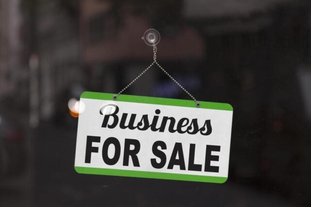 business-for-sale-sign-photo https://www.vecteezy.com/photo/7665237-business-for-sale-sign