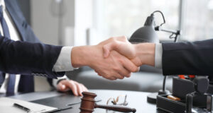 https://www.freepik.com/premium-photo/male-lawyer-with-client-shaking-hands-office_13761152.htm#fromView=search&page=1&position=7&uuid=fc31bb4b-60b2-4608-8f0c-fdb81425114e&query=lawyer