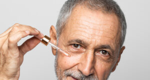 https://www.freepik.com/free-photo/close-up-senior-man-using-serum_11512511.htm#fromView=search&page=1&position=6&uuid=b880c3b5-6e15-41f8-b003-22da8c4a8962&query=stem+cell+anti+aging+use