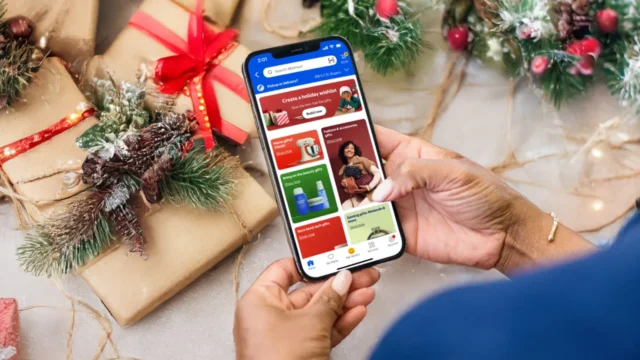 Holiday_shopping_using_Walmart_app