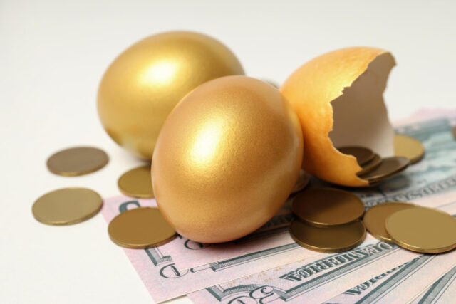 https://www.freepik.com/free-photo/concept-wealth-retirement-golden-eggs_40600596.htm#fromView=search&page=2&position=7&uuid=df0fa740-00e0-453f-8437-6a7dd76b464e&query=pile+of+golden+egg