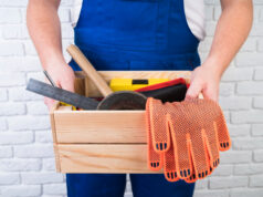 https://www.freepik.com/free-photo/close-up-worker-holding-toolbox_7010615.htm#fromView=image_search&page=1&position=0&uuid=579071ef-bfbe-456c-9015-77932aef8b85