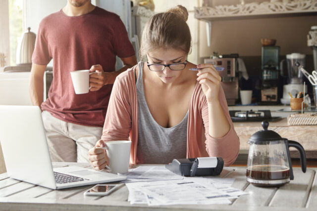 https://www.freepik.com/free-photo/serious-concentrated-young-woman-glasses-holding-mug-one-hand-pen-other-focuased-paperwork_9957085.htm#fromView=image_search&page=1&position=0&uuid=c45b7ba7-fa96-43d8-8ad4-6829e8f7fec7
