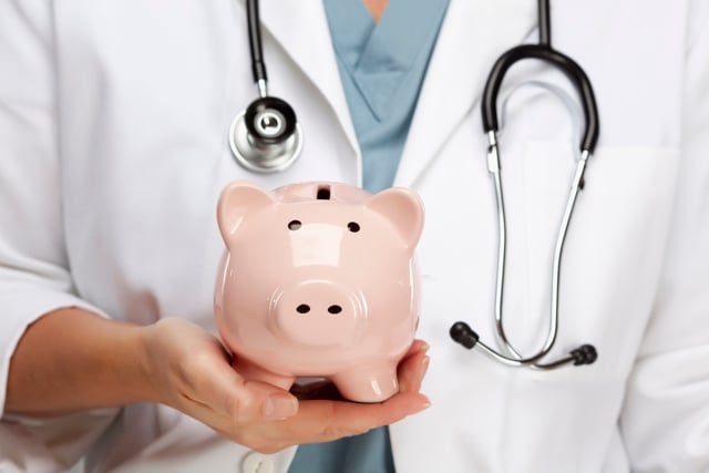 https://www.vecteezy.com/photo/16355337-doctor-with-stethoscope-holding-piggy-bank-abstract