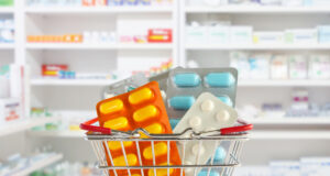 https://www.vecteezy.com/photo/12580256-medicine-pills-package-in-shopping-basket-with-pharmacy-drugstore-shelves-blur-background