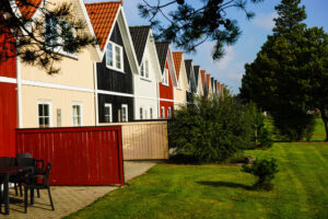 https://www.vecteezy.com/photo/3029811-wooden-townhouses-as-holiday-homes-in-denmark