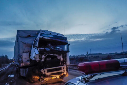 https://www.freepik.com/premium-photo/damaged-truck-road-against-sky_125322679.htm#fromView=search&page=1&position=31&uuid=315d812b-f765-41c5-8a15-ef124db08b69&query=commercial+truck+accident