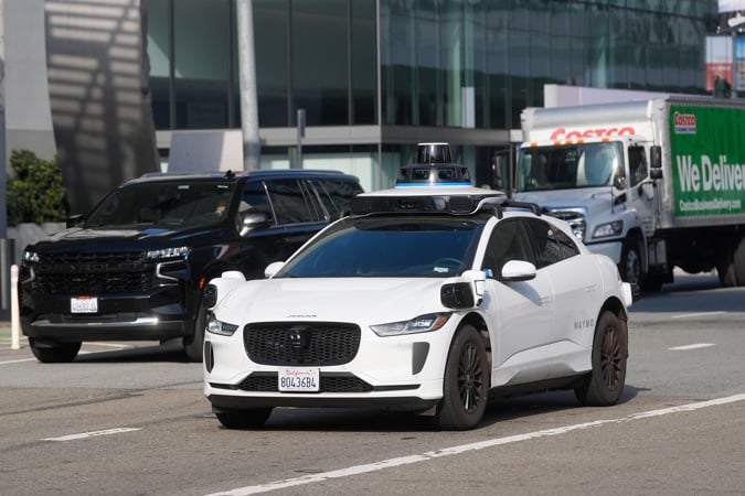 Waymo Takes the Wheel in the Sun Belt: The Robotaxi Giant Plants Flags ...