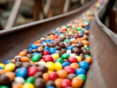 https://www.vecteezy.com/photo/60534220-a-long-wooden-slide-with-many-colorful-candy-balls