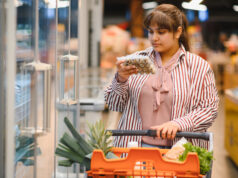 https://www.vecteezy.com/photo/73944010-indian-woman-choosing-food-products-in-grocery-store