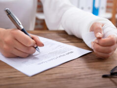 https://www.freepik.com/premium-photo/injured-woman-filling-work-injury-claim-form_81621978.htm#fromView=search&page=1&position=6&uuid=6db6d529-0c77-4a9c-a09a-ec51fce98c05&query=personnel+injury