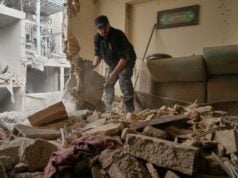 Trump Demands Global Naval Coalition in Iran Crisis While Postponing China Trip