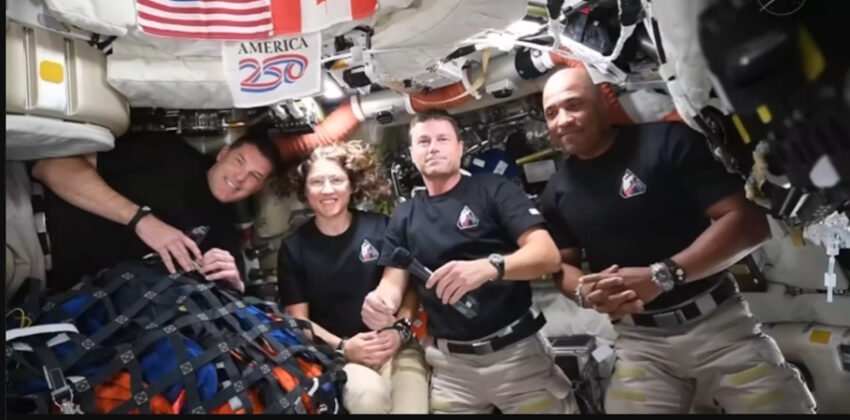 From the Moon to Mars: Trump Salutes Artemis II Crew After Historic ...
