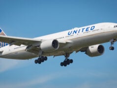 Aviation Seismic Shift: United CEO Explores Massive Consolidation Through American Airlines Merger Proposal ID 57501599 @ Brett Critchley | Dreamstime.com