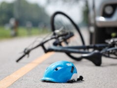 https://www.magnific.com/premium-photo/accident-car-crash-with-bicycle-road_16720940.htm#fromView=search&page=1&position=22&uuid=55b36a36-93b5-4c43-8728-412ce863f814&query=bicycle+accident