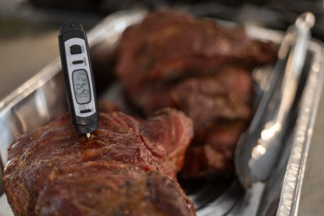 https://www.magnific.com/premium-photo/bbq-roast-pork-prepared-grill-smoker-temperature-measurement_183727383.htm#fromView=search&page=1&position=12&uuid=921b47df-88a5-4ce2-a052-847bc42b8534&query=check+meat+thermometer