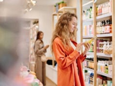 https://www.magnific.com/premium-photo/young-woman-choosing-body-cream-store-while-standing-near-shelves-with-cosmetics_53184513.htm#fromView=search&page=3&position=7&uuid=3bee4501-ff61-4b36-99dc-08ff096d4274&query=beauty+aisle