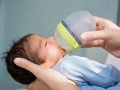 https://www.magnific.com/free-photo/newborn-baby-is-being-fed-from-small-bottle-hospital_5938091.htm#fromView=search&page=1&position=3&uuid=2e8c0627-fc6a-4658-98b1-bc8e6d94627d&query=warming+baby+milk