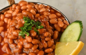 https://www.magnific.com/premium-photo/bowl-baked-beans-with-lime-wedge-side_43046049.htm#fromView=search&page=1&position=16&uuid=dee740c5-9457-4cff-9262-48bdb118bafa&query=baked+beans