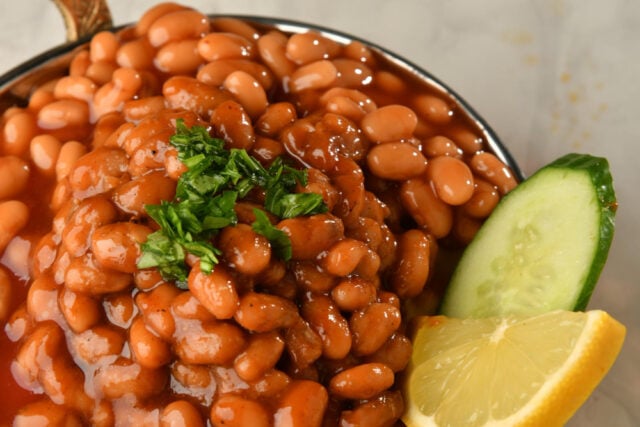 2675 https://www.magnific.com/premium-photo/bowl-baked-beans-with-lime-wedge-side_43046049.htm#fromView=search&page=1&position=16&uuid=dee740c5-9457-4cff-9262-48bdb118bafa&query=baked+beans