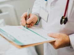 https://www.magnific.com/free-photo/physician-noting-down-symptoms-patient_3469656.htm#fromView=search&page=1&position=0&uuid=90492e0d-eb03-4299-a2ce-77fb8edd1579&query=doctor+records