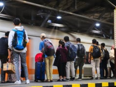 https://www.magnific.com/premium-photo/crowds-passengers-waiting-night-train-yogyakarta-train-station-october-25-2023_107929973.htm#from_element=cross_selling__photo