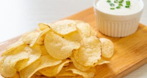 https://www.vecteezy.com/photo/2529589-potato-chips-with-sour-cream-dipping-sauce