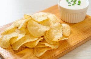 https://www.vecteezy.com/photo/2529589-potato-chips-with-sour-cream-dipping-sauce