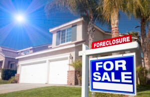 https://www.vecteezy.com/photo/16449553-red-foreclosure-for-sale-real-estate-sign-and-house