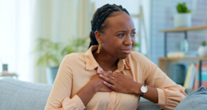 https://www.magnific.com/premium-photo/black-woman-chest-pain-heart-with-health-issue-home-emergency-breathing-fail-with-indigestion-respiratory-pneumonia-tuberculosis-lungs-cardiovascular-healthcare-anxiety_80831084.htm#fromView=search&page=1&position=34&uuid=21b04a07-e27a-45d0-963c-a7805336b3a9&query=black+woman+cardiac+