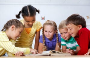 https://www.magnific.com/free-photo/schoolchildren-reading-library_867818.htm#fromView=search&page=1&position=2&uuid=4638832a-e5e5-49a4-9530-2a3651cd1a37&query=primary+kids