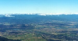 https://en.wikipedia.org/wiki/Rogue_Valley#/media/File:Rogue_Valley.jpg